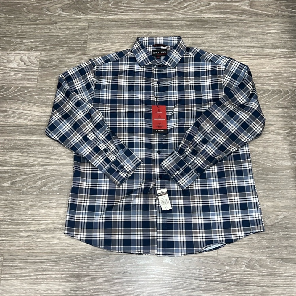 Black label dress shirt. Size XL. NWT